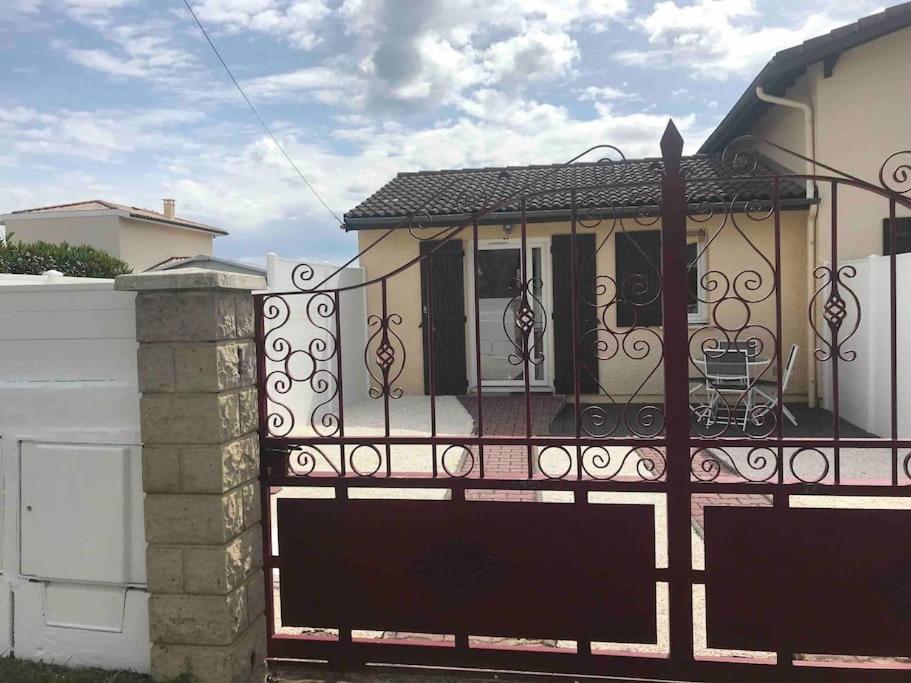 Апартаменты « Chez Nath Et Chris » Сент-Андре-де-Кюбзак Экстерьер фото